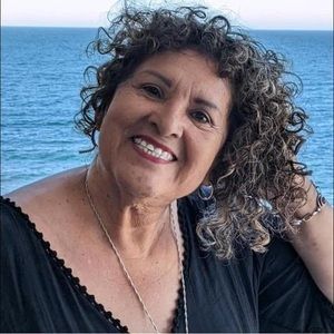 Meet your Posher, Rosaelena